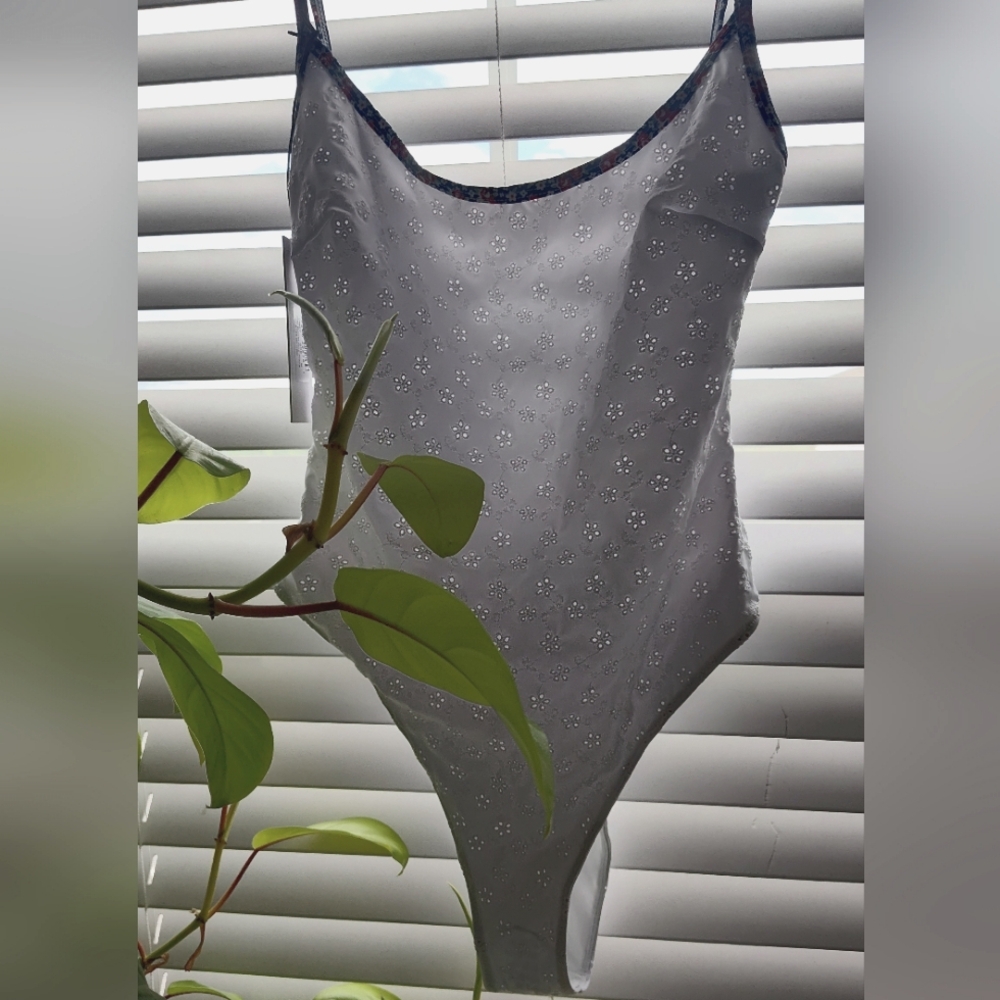 NWT Juliet One Piece Frankie's Bikinis